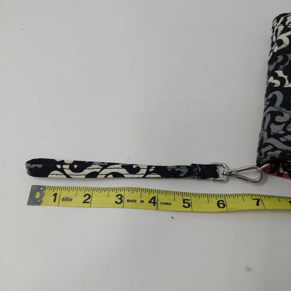 Vera Bradley Canterberry Magenta Turnlock Wallet Wristlet Black Pink Paisley